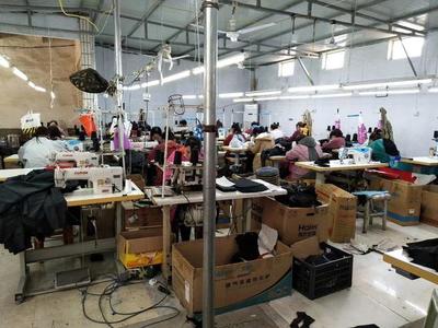 農村小伙返鄉(xiāng)創(chuàng)業(yè)開服裝廠 留守婦女家門口就業(yè)月入三千